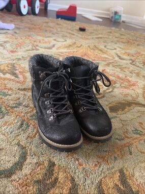 Cliffs by WHITE MOUNTAIN Black Lace-Up Faux-Fur Ankle Booties